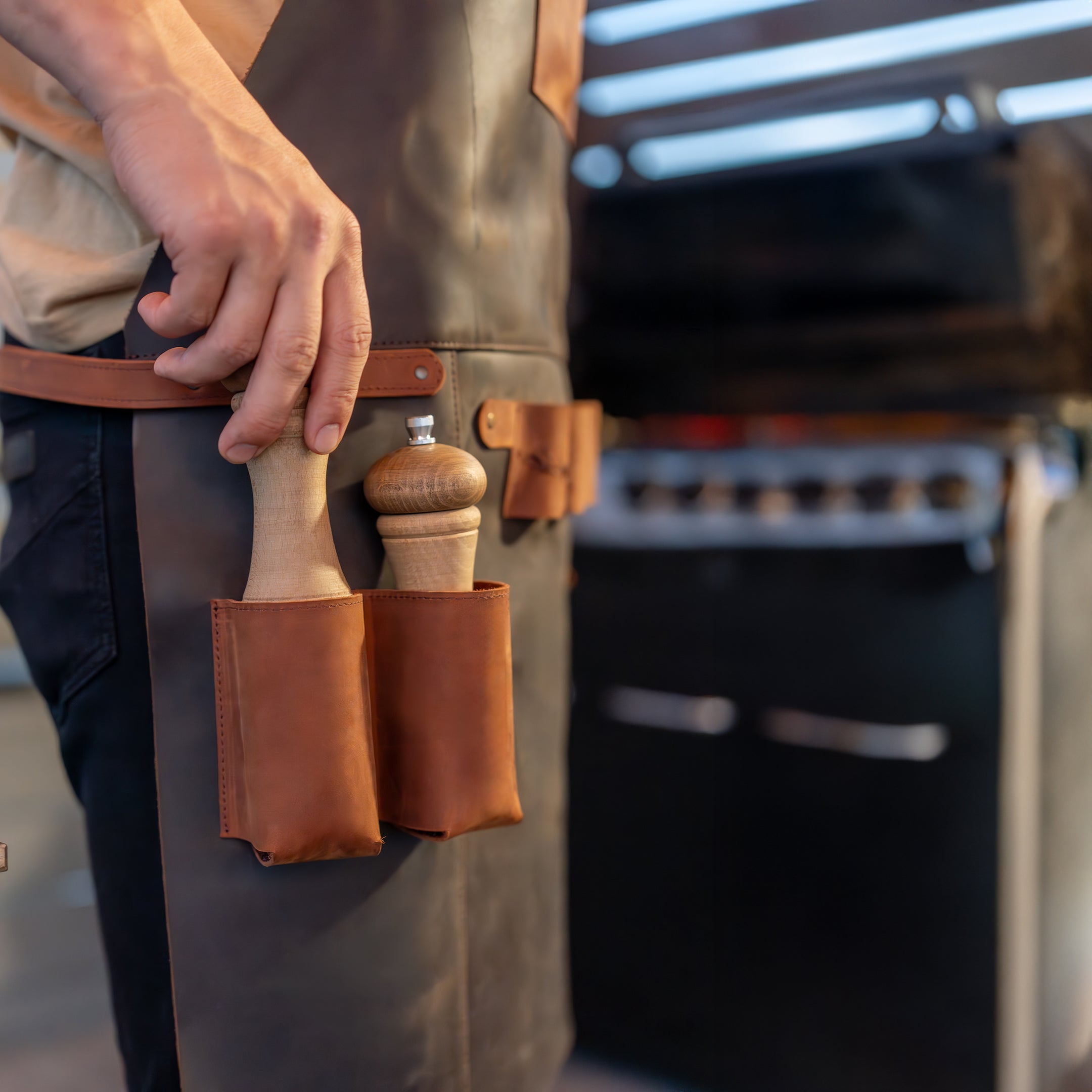 Apron with spices pockets