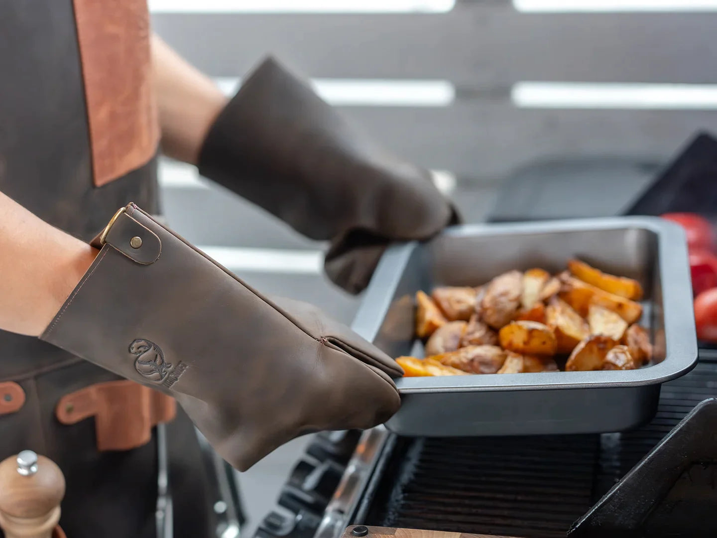 Leather Heat-Resistant BBQ Grilling Gloves, Brown