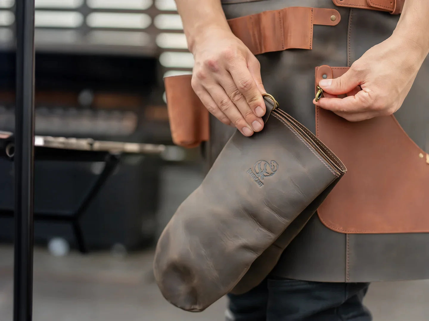 Hedonist – Crazy Horse Leather BBQ Apron, Brown